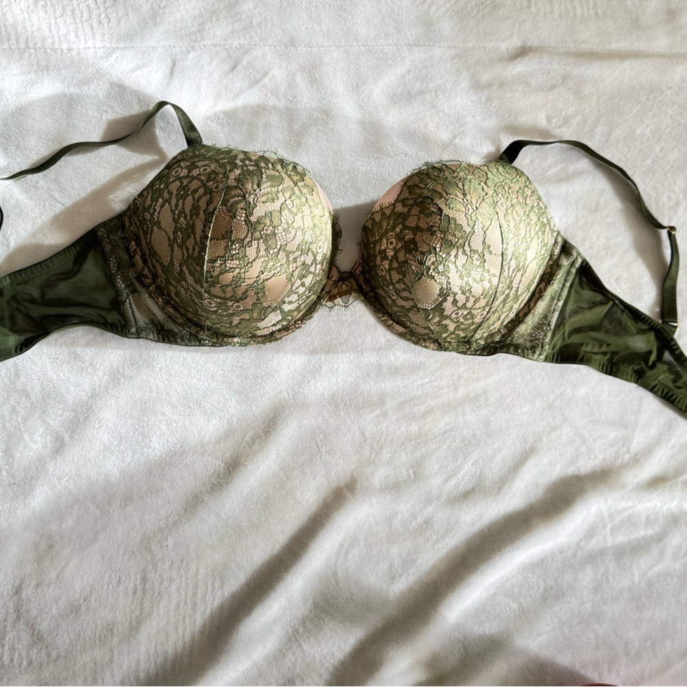 VS very sexy push-up bra